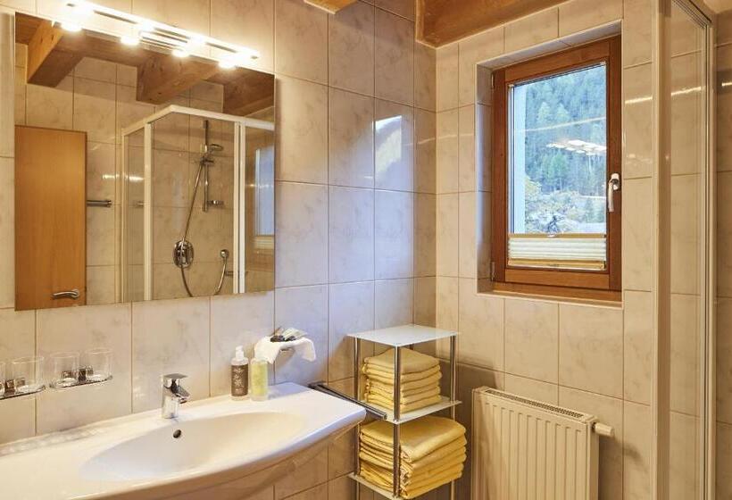 Апартаменты 2 Спальни с Балконом, Tirolerhof   Appartementhaus