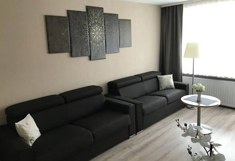 سوئیت با چشم‌انداز رودخانه, Traumblick