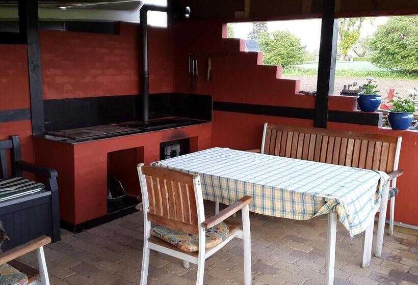 Четырехместный Номер Стандарт, Jungshoved Kro B&b