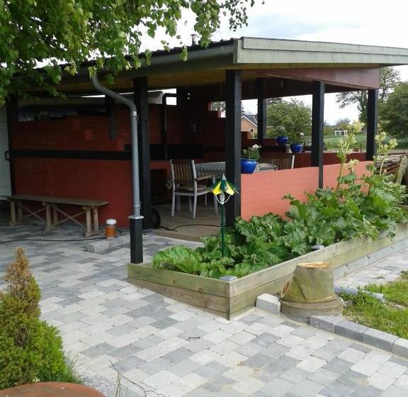 Четырехместный Номер Стандарт, Jungshoved Kro B&b