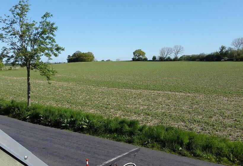 Номер Стандарт Вид на Море, Jungshoved Kro B&b