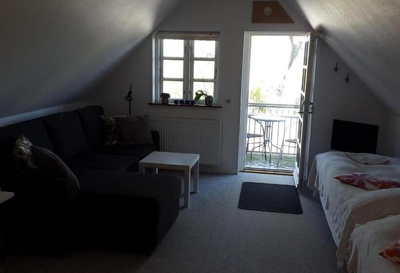 Четырехместный Номер Стандарт, Jungshoved Kro B&b