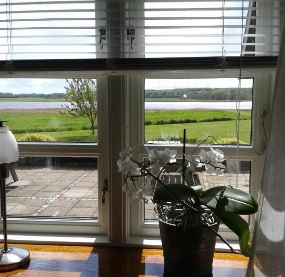 Номер Стандарт Вид на Море, Jungshoved Kro B&b