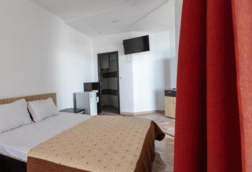 غرفة قياسية مطلّة علي البحر, La Perla Bianca Residence