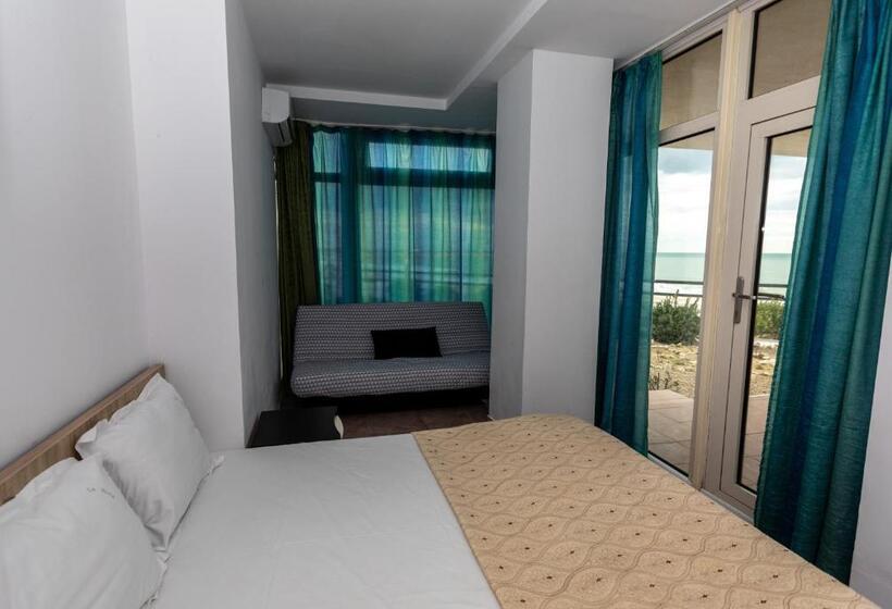 غرفة قياسية مطلّة علي البحر مزوَّدة بشُرفة, La Perla Bianca Residence