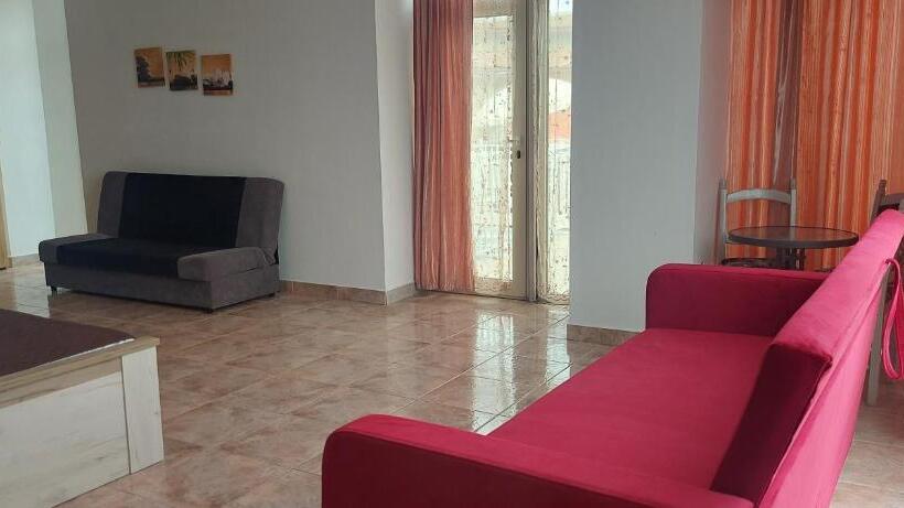 غرفة عائلية, La Perla Bianca Residence