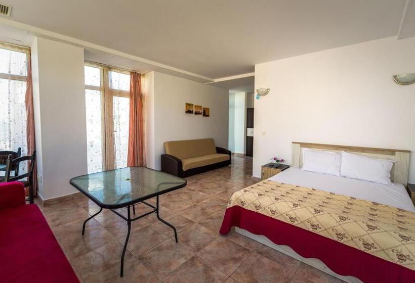 غرفة عائلية, La Perla Bianca Residence