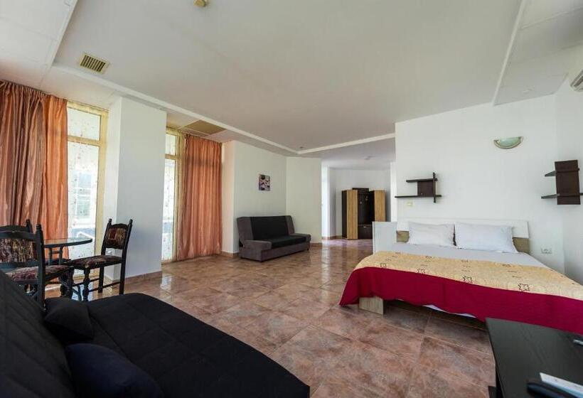 غرفة عائلية, La Perla Bianca Residence