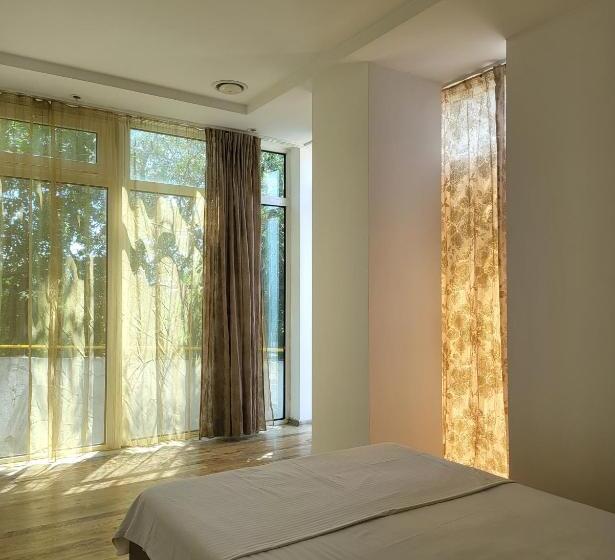 آپارتمان 1 خوابه با تراس, La Perla Bianca Residence