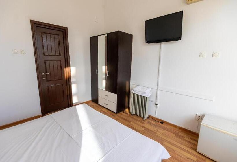 غرفة قياسية, La Perla Bianca Residence