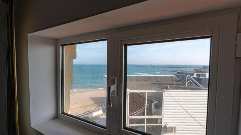 غرفة قياسية, La Perla Bianca Residence