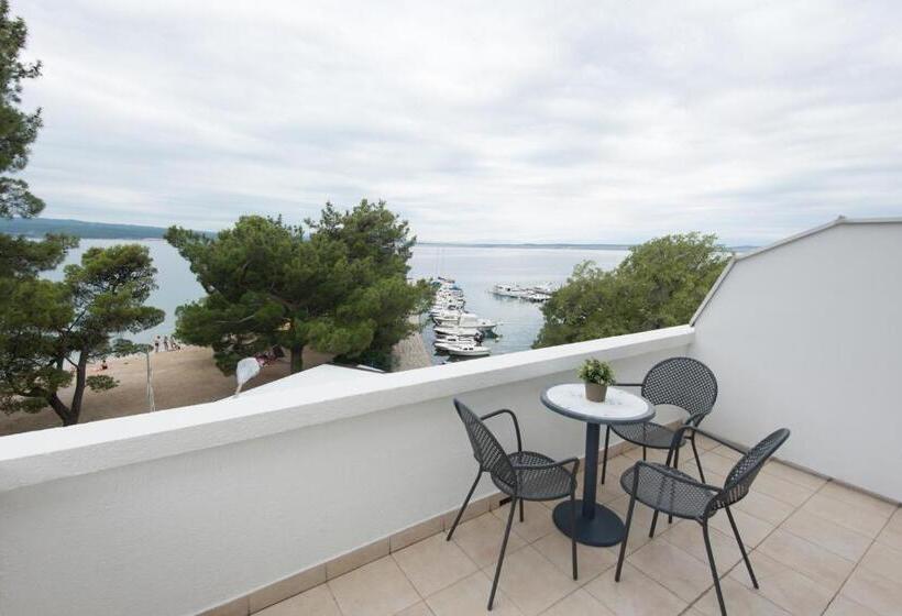 Triple Room Sea View, B&b Galija