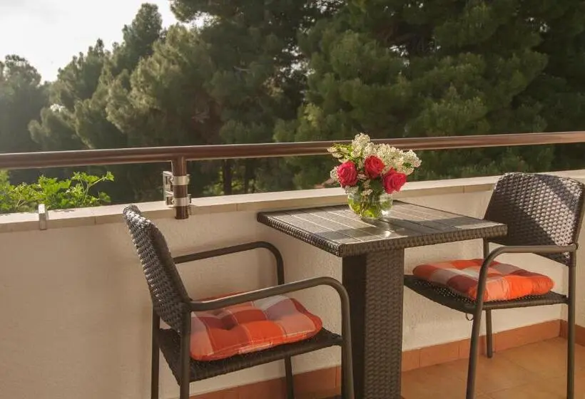 اتاق استاندارد سه تخته با بالکن, Bed And Breakfast Ritoša