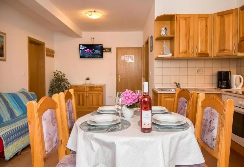آپارتمان 1 خوابه با بالکن, Bed And Breakfast Ritoša