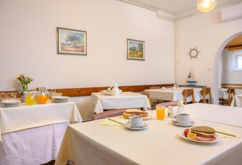 Трехместный Номер Стандарт с Балконом, Bed And Breakfast Ritoša