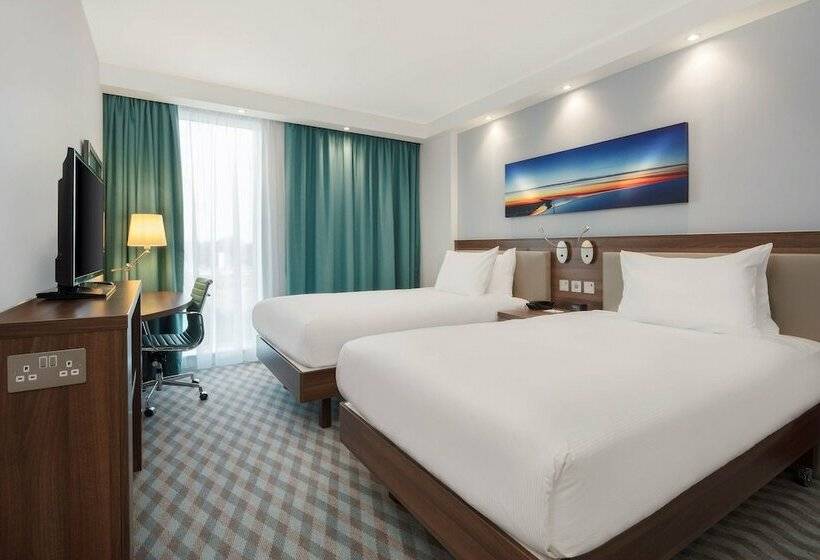 Номер Стандарт, Hampton By Hilton London Stansted Airport
