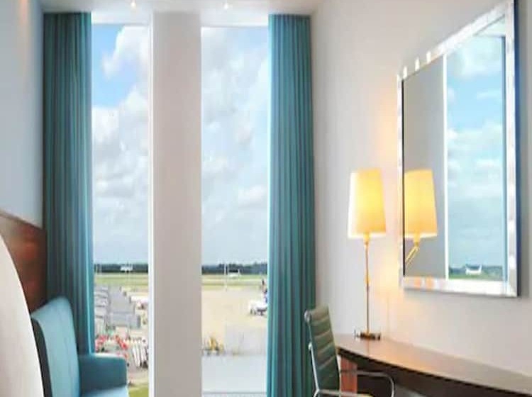 Номер Стандарт, Hampton By Hilton London Stansted Airport