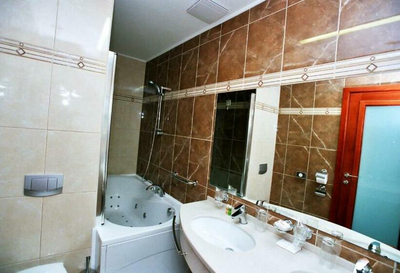 スタンダードルーム, Savus