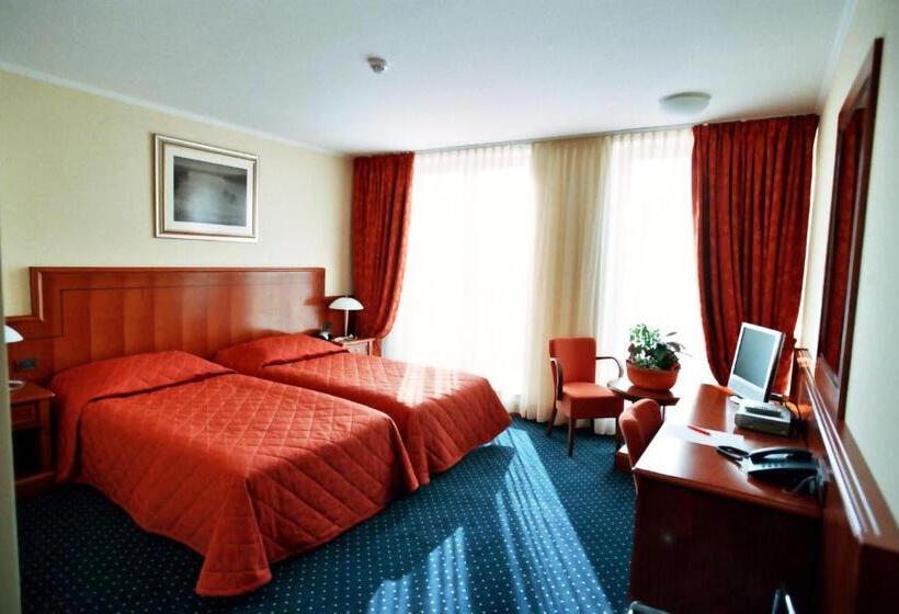 スタンダードルーム, Savus