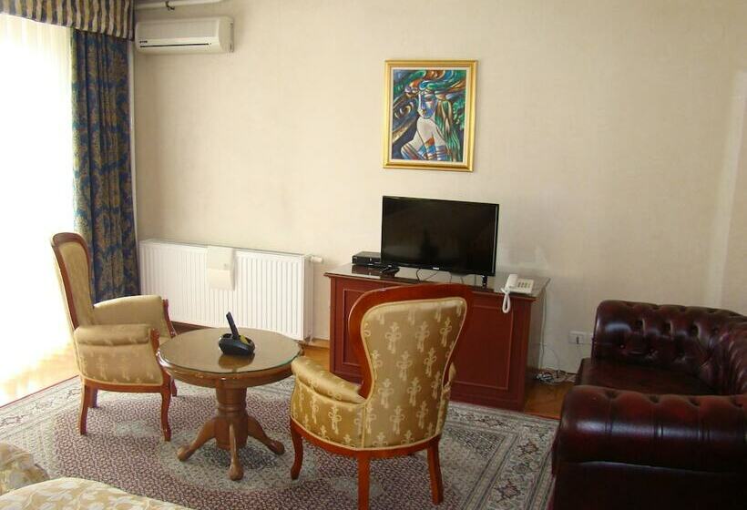 غرفة قياسية مزوَّدة بشُرفة, Vila Ariston