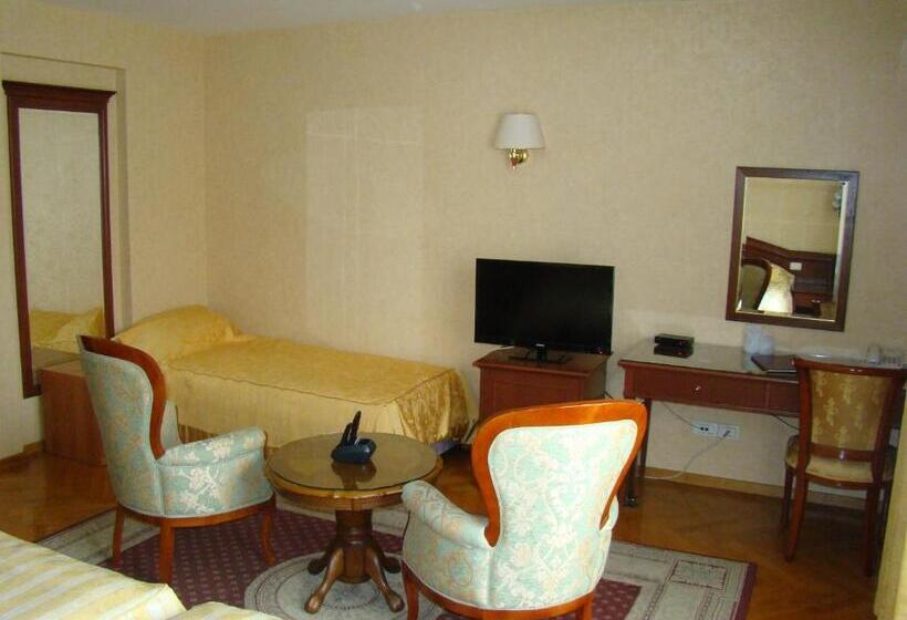 חדר סטנדרט לשלושה, Vila Ariston