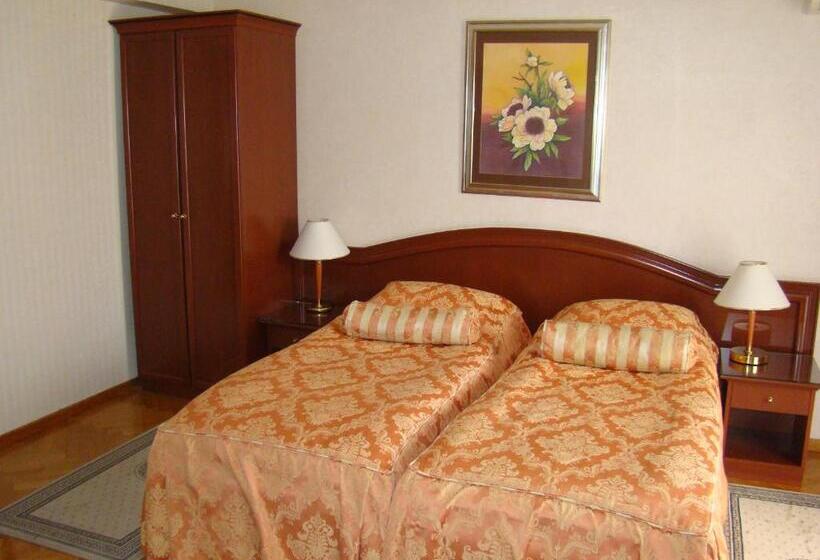 غرفة قياسية مزوَّدة بشُرفة, Vila Ariston