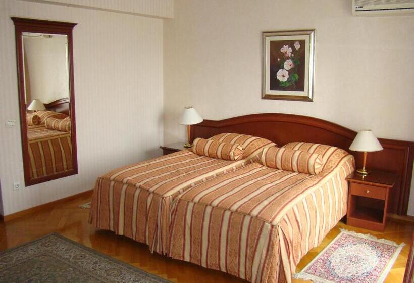 غرفة قياسية مزوَّدة بشُرفة, Vila Ariston