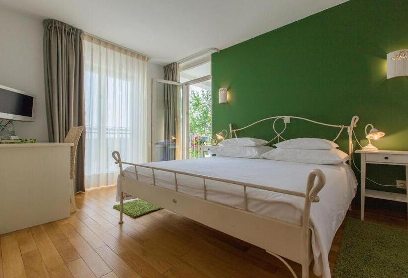 Номер Стандарт Вид на Море с Балконом, Villa Stefanija Small Boutique Hotel&restaurant