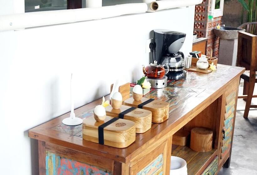 共用房间的床, Namastay