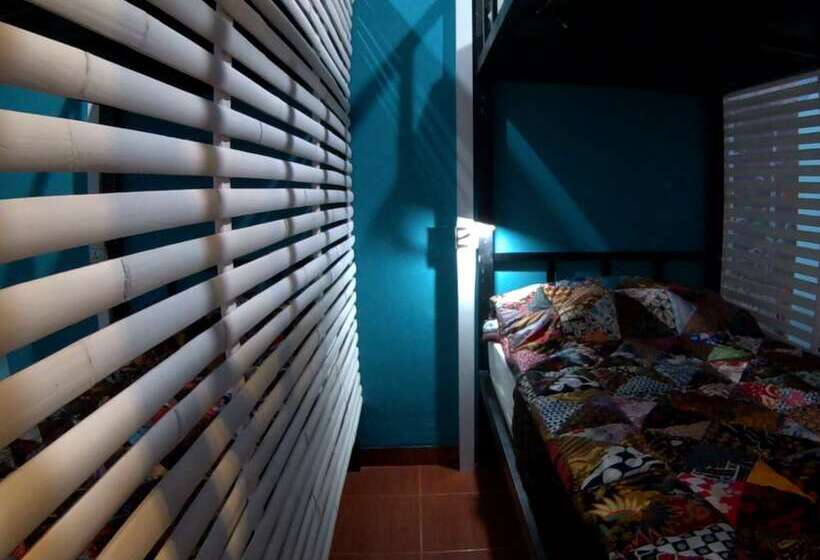 共用房间的床, Namastay