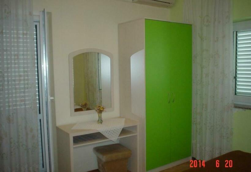 Номер Стандарт с Балконом, Apartments Europa