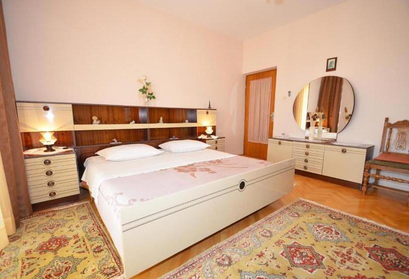 带1个卧室的带海景的公寓, Apartments Europa