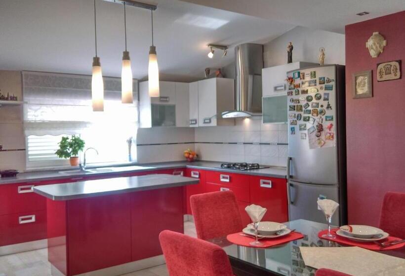 Апартаменты Deluxe 1 Спальня, Apartments Europa