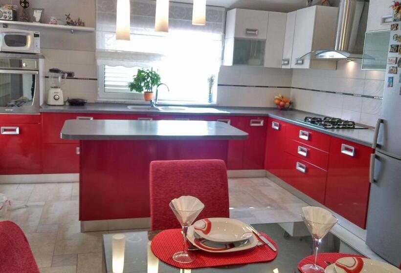 Апартаменты Deluxe 1 Спальня, Apartments Europa