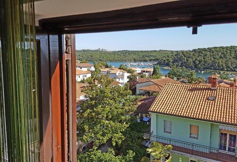 Triple Room Sea View, Bed & Breakfast Banjole