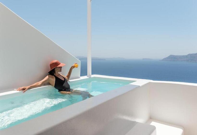 سوئیت با چشم‌انداز, Aspaki By Art Maisons