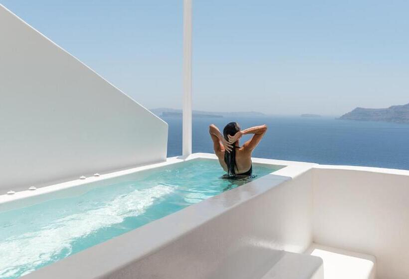 سوئیت با چشم‌انداز, Aspaki By Art Maisons