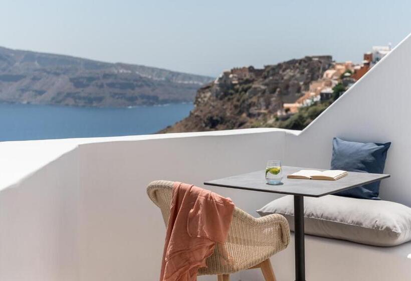 سوئیت با چشم‌انداز, Aspaki By Art Maisons