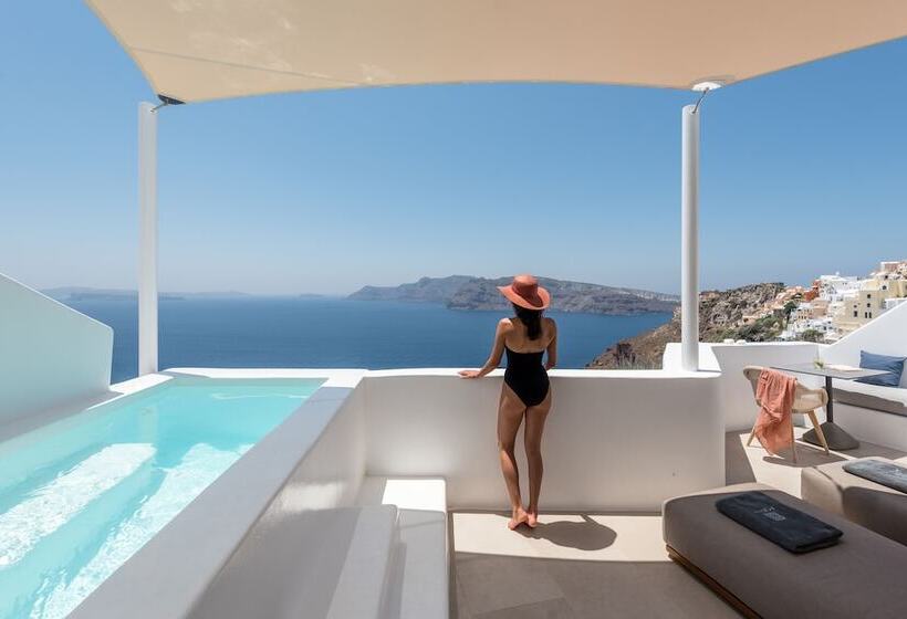 سوئیت با چشم‌انداز, Aspaki By Art Maisons