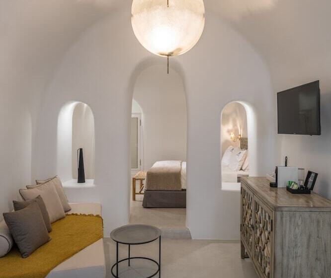 سوئیت با چشم‌انداز, Aspaki By Art Maisons