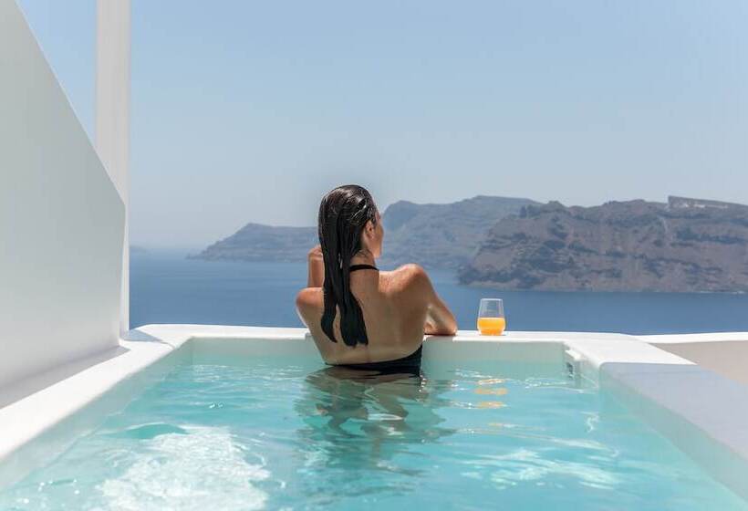 سوئیت با چشم‌انداز, Aspaki By Art Maisons