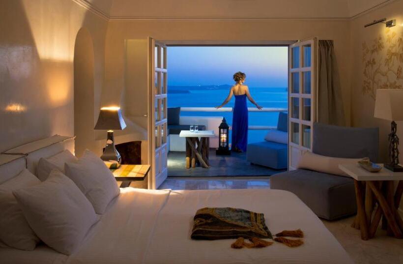 سوئیت با چشم‌انداز, Aspaki By Art Maisons