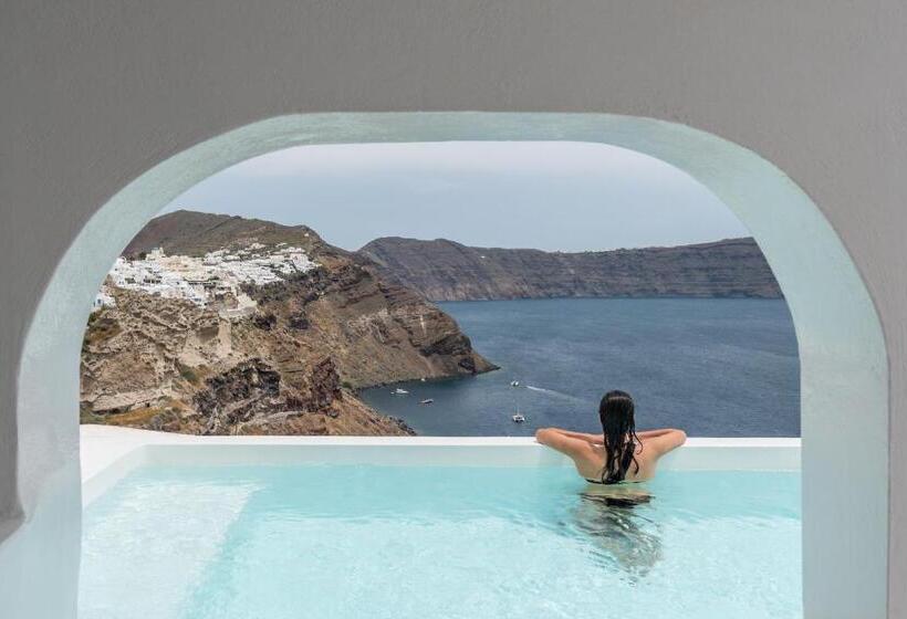 سوئیت با چشم‌انداز, Aspaki By Art Maisons