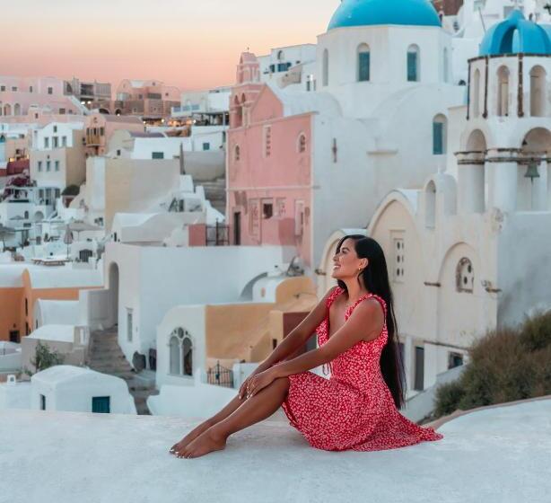 سوئیت با چشم‌انداز, Aspaki By Art Maisons