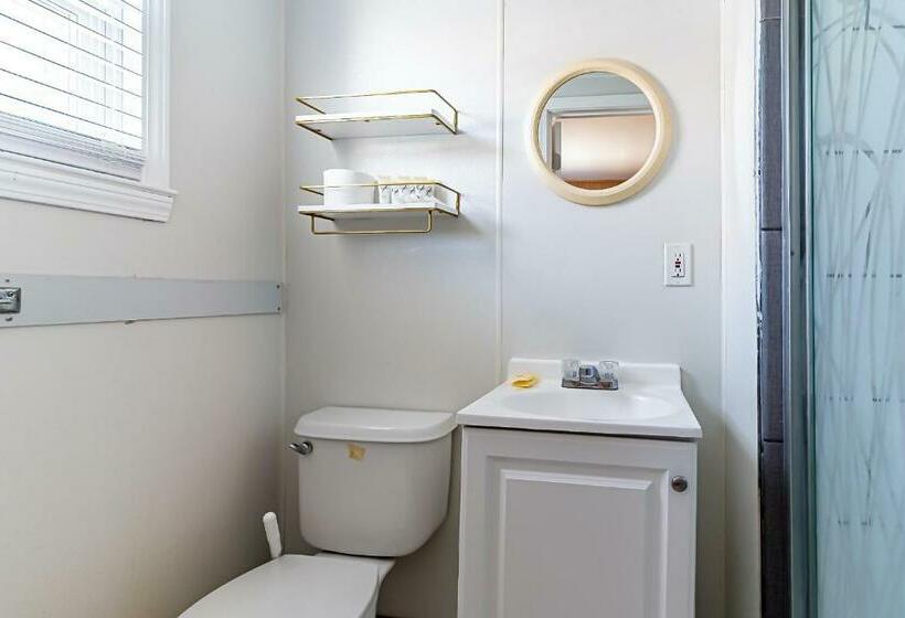 Номер Deluxe, Boardwalk Sand & Surf Beach Hotel Oceanfront