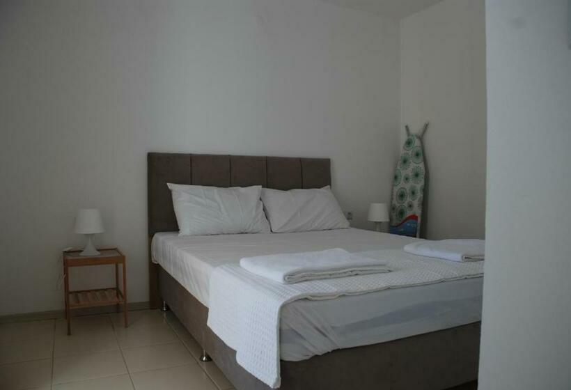 דירת חדר, Vega Aparts