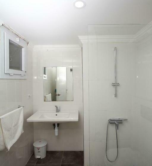 דירת חדר, Vega Aparts