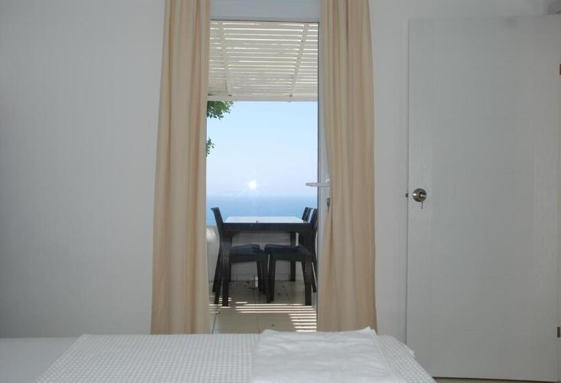 דירת חדר, Vega Aparts