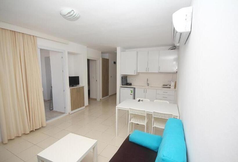 דירת חדר, Vega Aparts