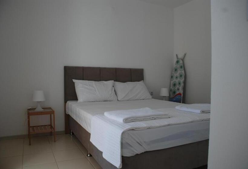 דירת שני חדרים, Vega Aparts